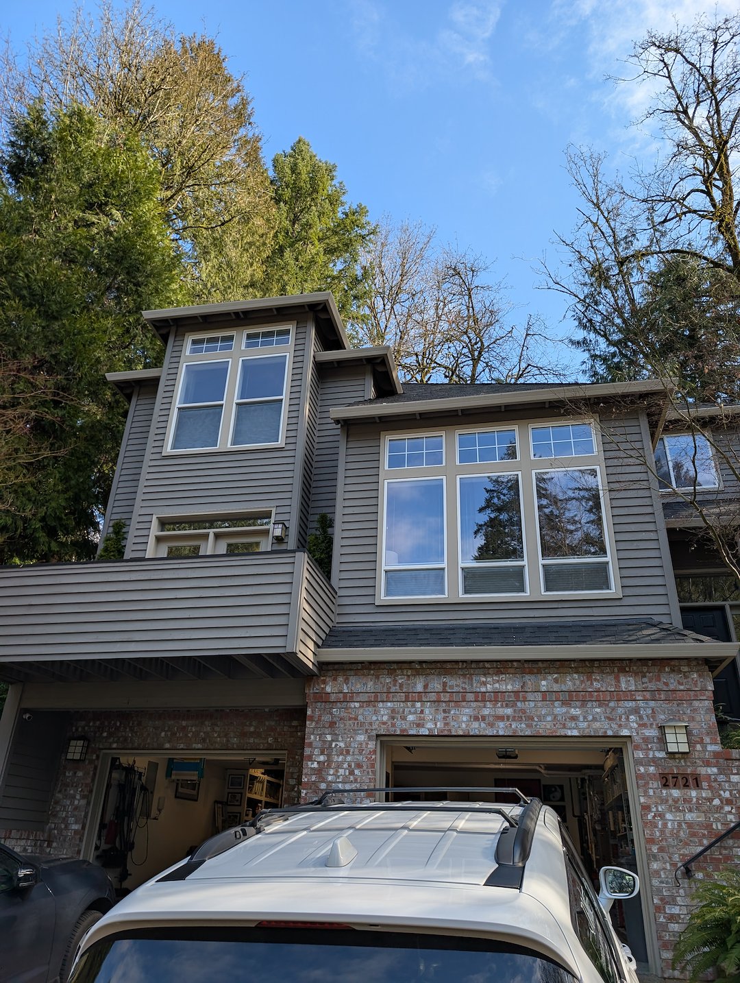 Getting rid of moss and cleaning gutters in Portland, Oregon