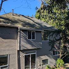 Getting-rid-of-moss-and-cleaning-gutters-in-Portland-Oregon 2